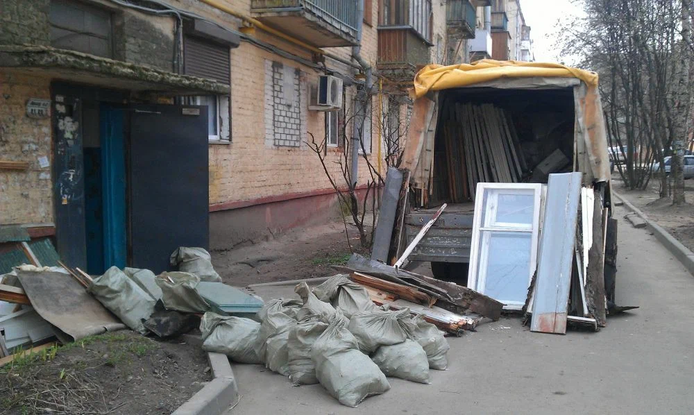 Вывоз мусора после ремонта в Рязани от ПроМусор — цены от 4621 руб., быстро и недорого