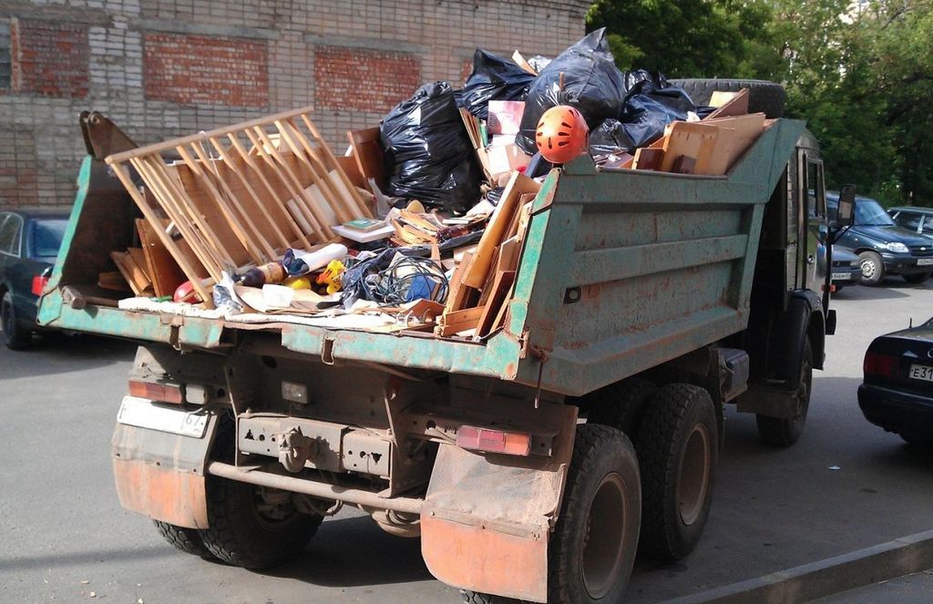 Вывоз мусора из магазина в Рязани от ПроМусор: услуги, цена от 1797 руб., утилизация отходов