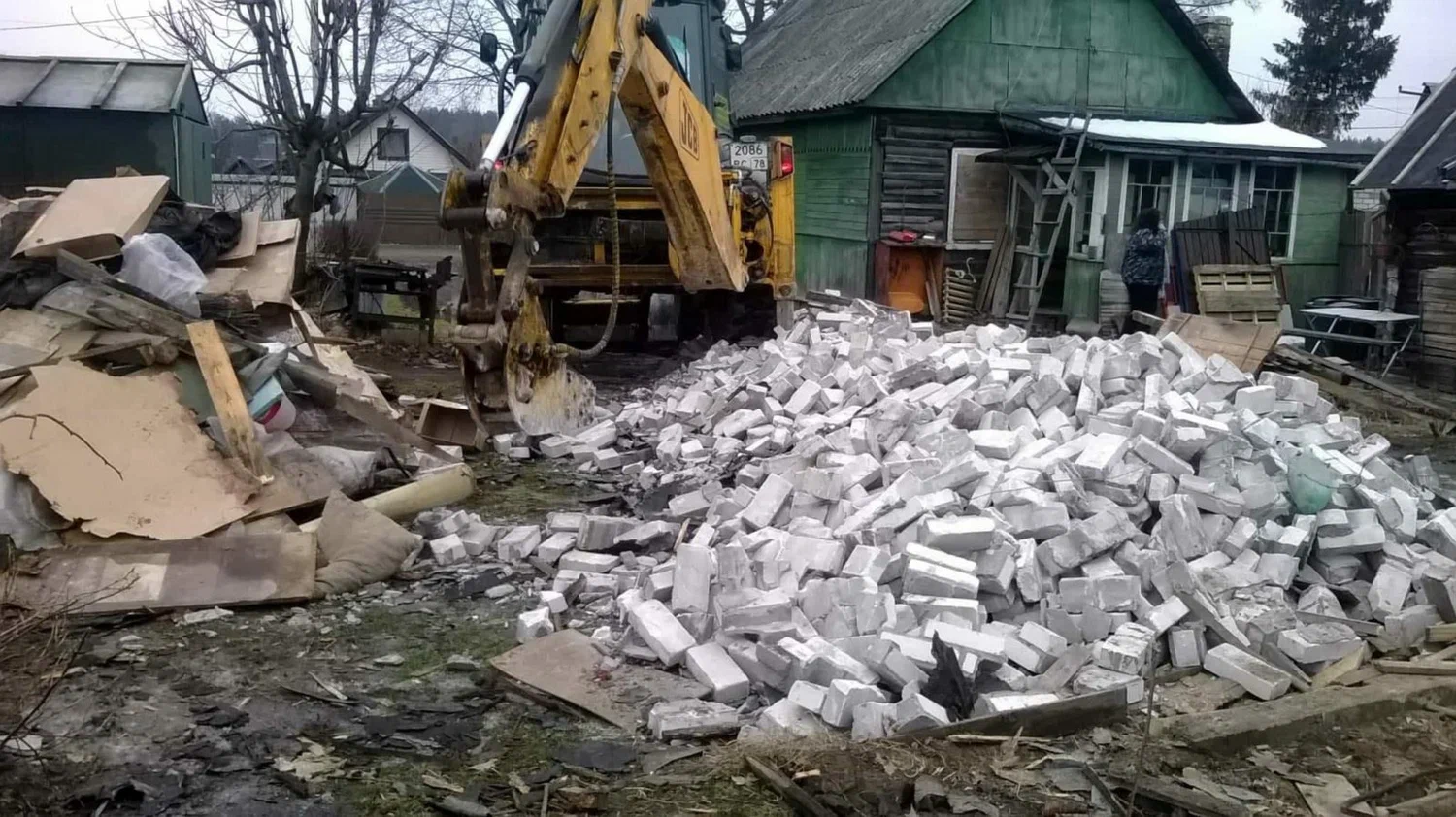 Вывоз мусора после сноса здания в Рязани от ПроМусор – цена от 5134 руб., утилизация и уборка стройотходов
