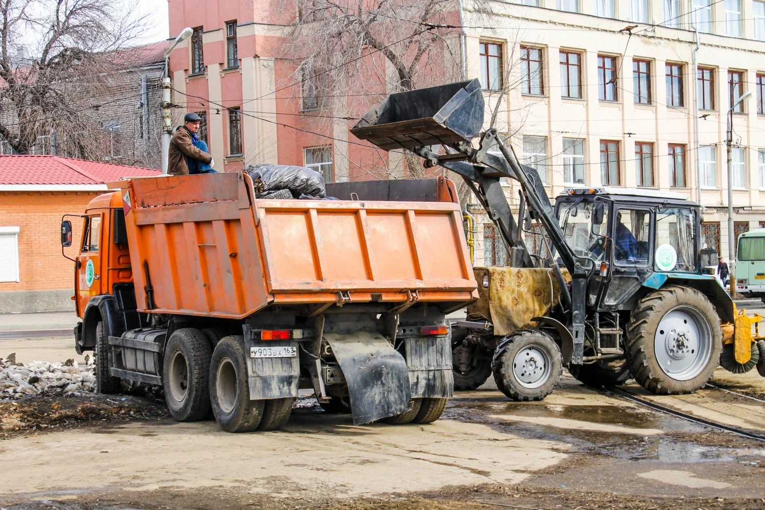 Вывоз мусора Камазом в Рязани – аренда и заказ Камаза 10 тонн от 2413 руб. в ПроМусор