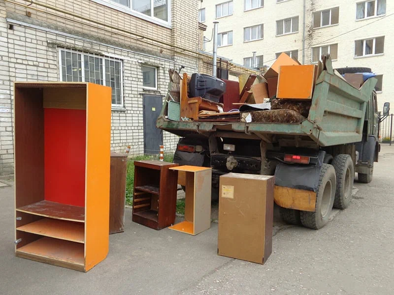Вывоз шкафа в Рязани от ПроМусор — недорого, демонтаж, утилизация, вывоз из квартиры от 873 руб