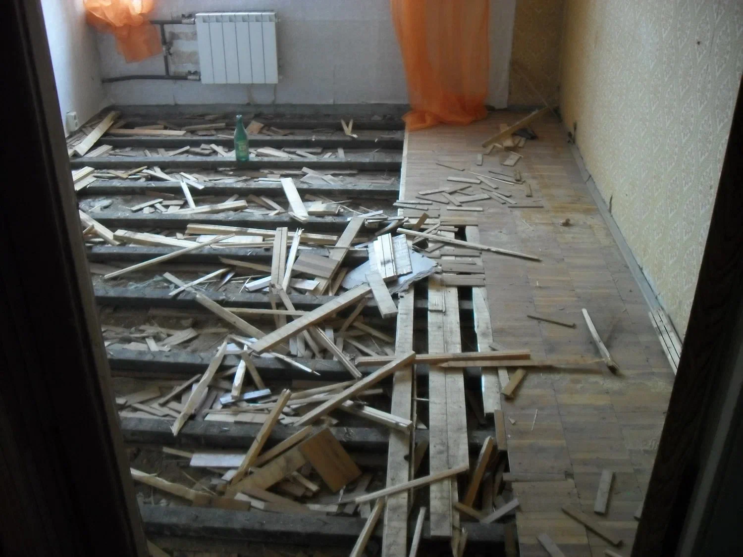 Демонтаж пола с вывозом строительного мусора в Рязани в октябре